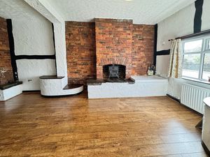 Lounge- click for photo gallery